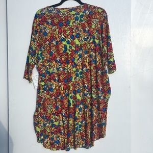 NEW! Lularoe Irma t-shirt small flower